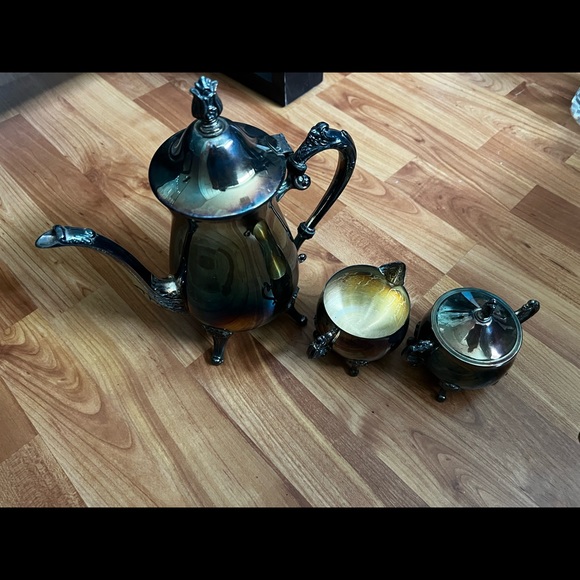 Vintage Silver Plated Footed Tea Pot with Sugar Bowl and Creamer Marked EP Brass - Picture 5 of 7